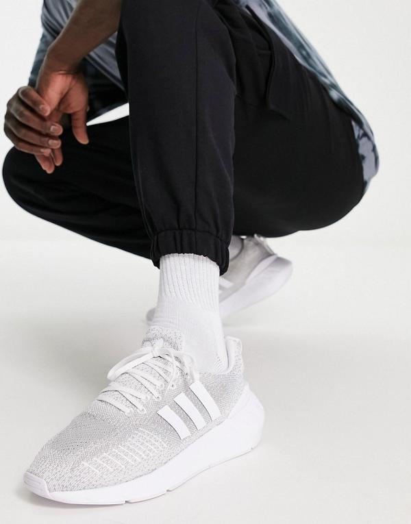 adidas originals swift run sneakers in white cg4112