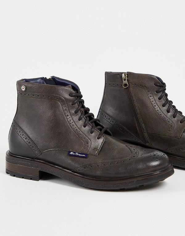 Ben Sherman lace up brogue boots in black-Brown