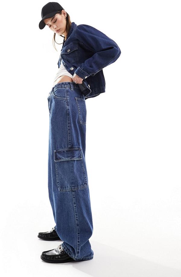 Dr Denim Hill cargo low waist relaxed fit wide straight leg jeans with pockets in pebble mid stone-Blue