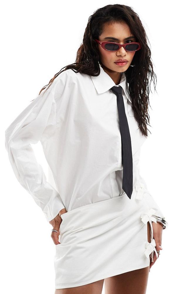 Lioness shirt with black tie in white (part of a set)