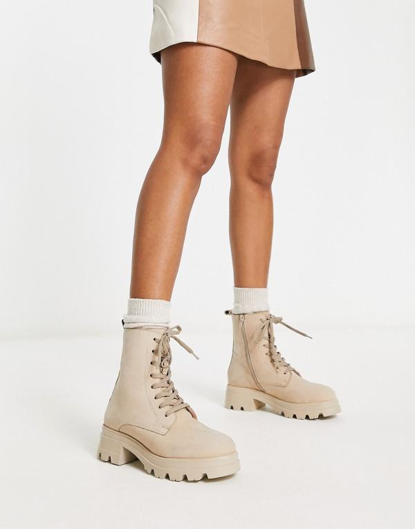 London Rebel Leather drench lace up boots in camel-Neutral