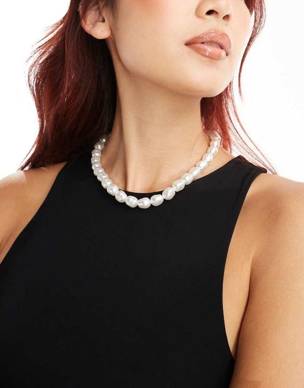 Monki big pearl short necklace in silver