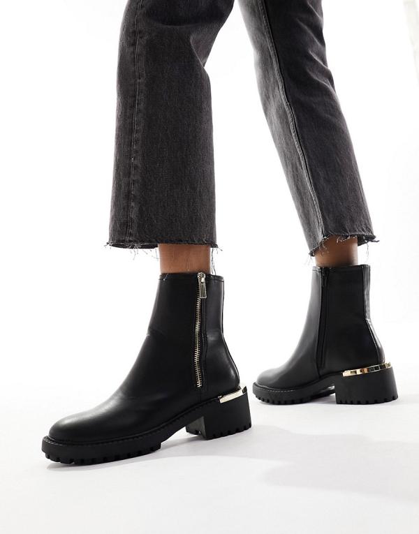 New Look Betty chunky chelsea boots with zip in black