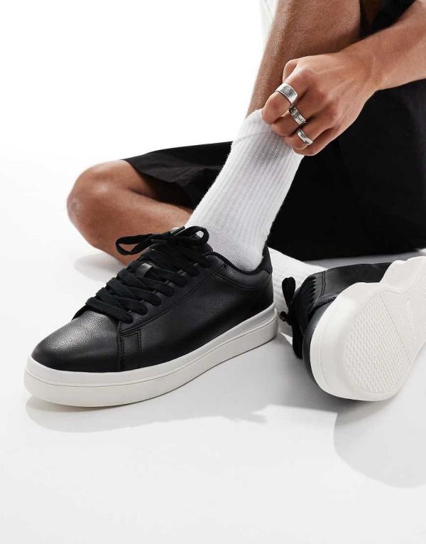 Pull & Bear contrast sole sneakers in black and white