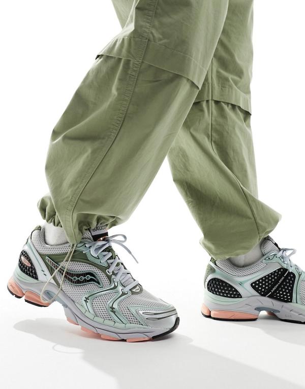 Saucony Progrid Triumph 4 trainers in grey and green