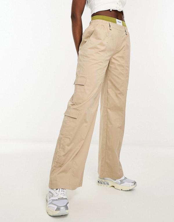 Sixth June contrast band cargo pants in beige and green-Neutra