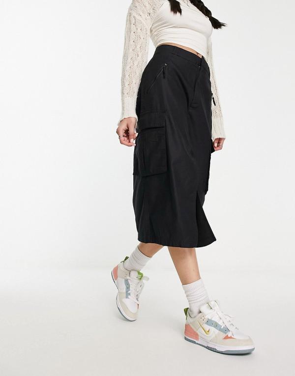 Stradivarius midi cargo skirt in black