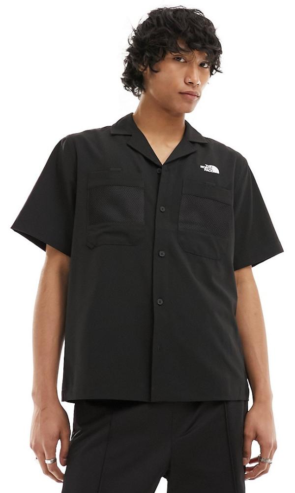 The North Face First mesh pocket short sleeve shirt in black