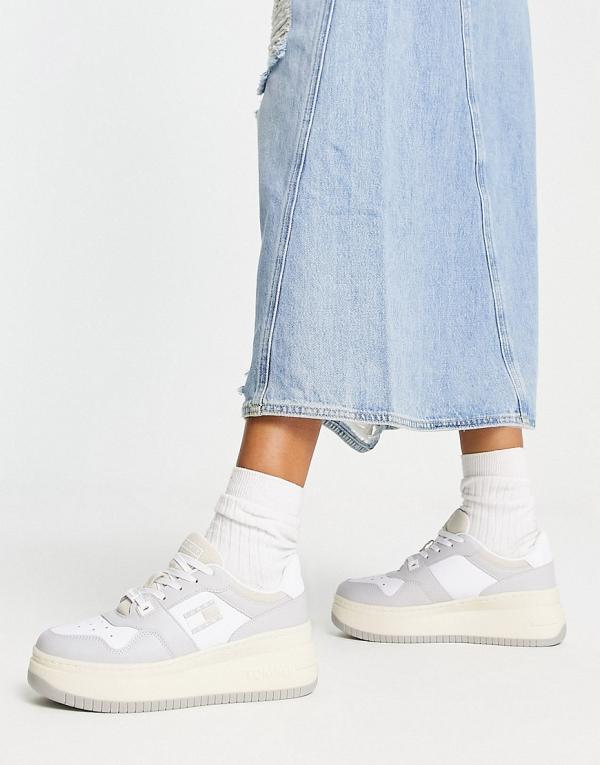 Tommy Jeans Meg leather basket flatform sneakers in grey-Multi