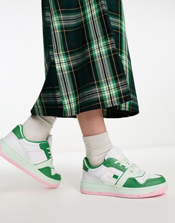 Tommy Jeans retro basket sneakers in green