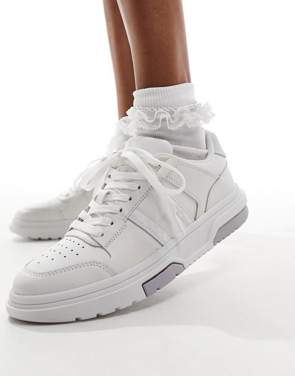 Tommy Jeans skate sneakers in ivory-White