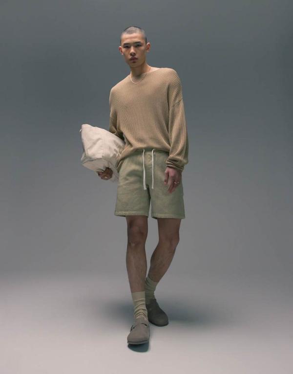 Topman relaxed long sleeve knit jumper in camel-Neutral