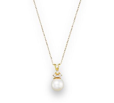 Cultured Freshwater Pearl and Diamond Pendant Necklace in 14K Yellow Gold, 18