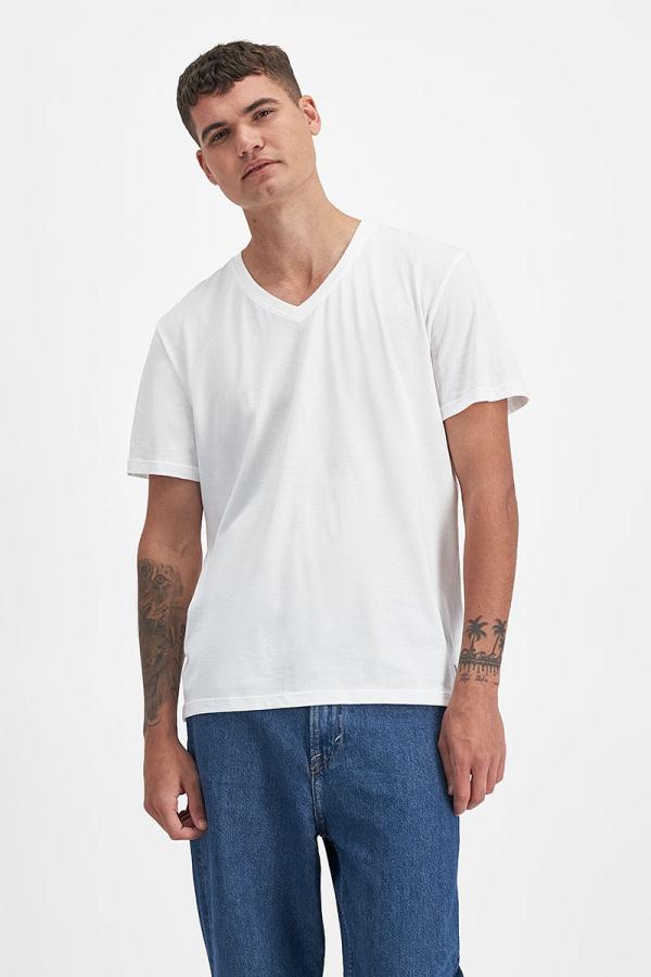 Bonds Men's Originals Midweight Vee Tee in White Size: XS, Aussie Cotton