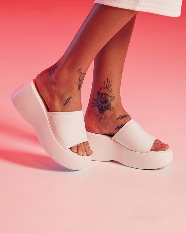 Ava And Ever Women's Gerrie Shoes in White