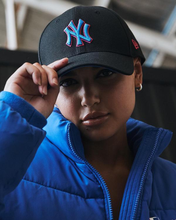 New Era Women's New York Yankees Cap in Black