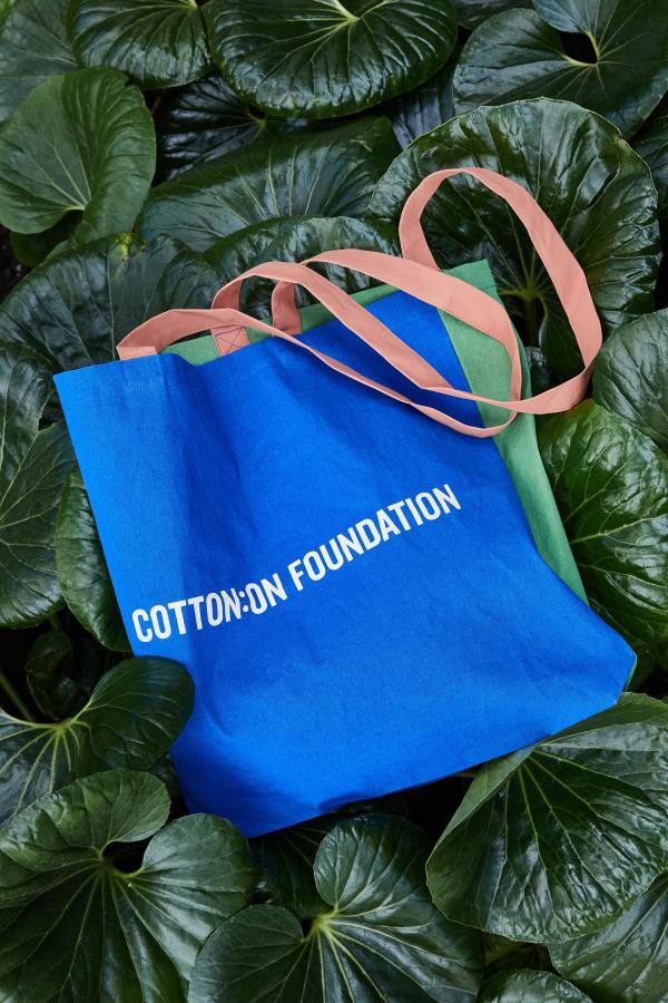 Cotton On Foundation - Foundation Adults Recycled Tote Bag - Colour block/electric blue