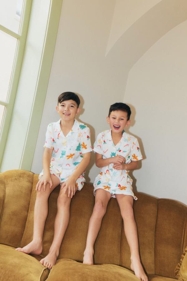 Cotton On Kids - Riley Kids Unisex Short Sleeve Pyjama Set - Vanilla/christmas motifs