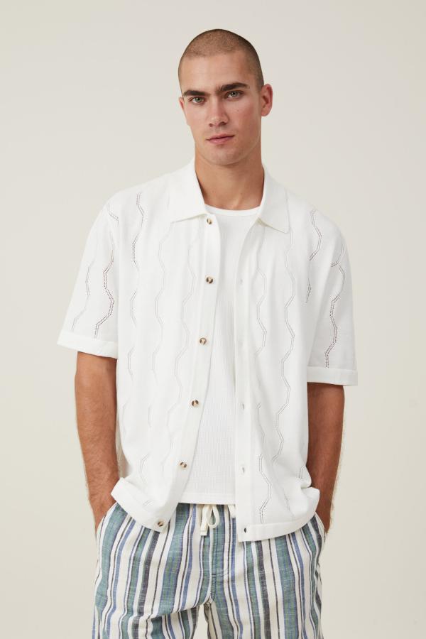 Cotton On Men - Pablo Short Sleeve Shirt - Off white vert pattern