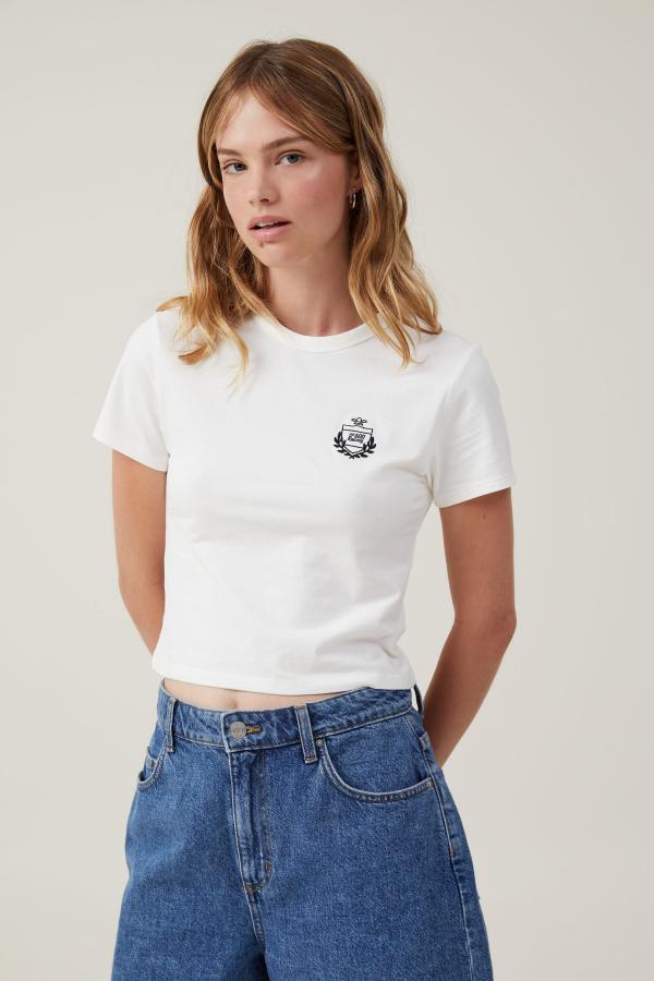 Cotton On Women - Fitted Graphic Longline Tee - Racing crest/ vintage white