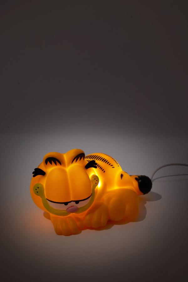 Typo - Garfield Shaped Desk Lamp - Lcn nik garfield
