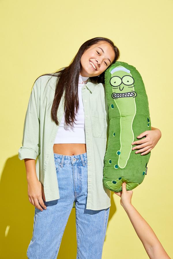 Typo - Rick & Morty Corduroy Cushion - Lcn wb rm pickle rick