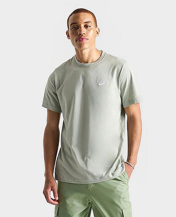 Nike Sportswear Club Short Sleeve Tee.  Size