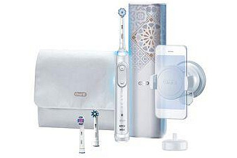 Oral-B Genius AI Electric Toothbrush with 3 Replacement Heads & Smart Travel Case, White