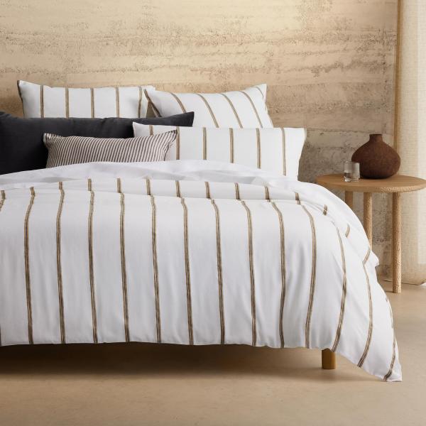 Sheridan Harlyn Quilt Cover in Monochrome/Grey Size: Super King Material: Cotton/Linen @Sheridan Rewards
