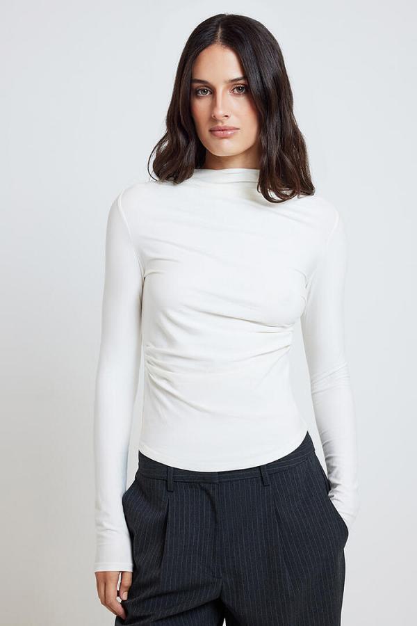 Ode Ale Ruched Long Sleeve Tee Chalk