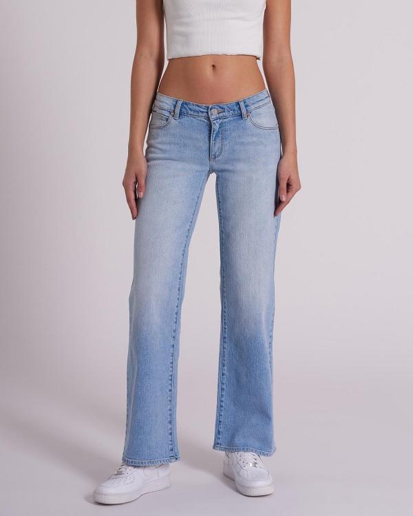 Abrand - Kylee Low Wide Jeans - Low Rise (Light Vintage Blue) Kylee Low Wide Jeans