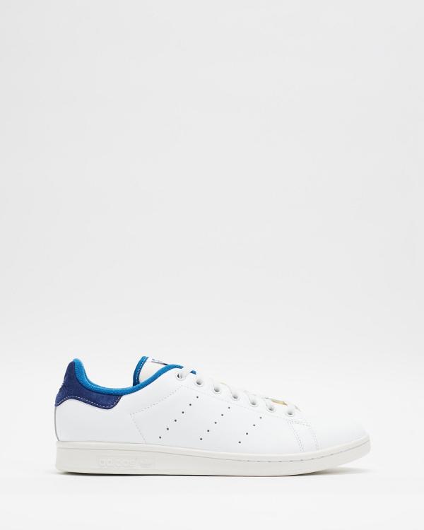 adidas Originals - Stan Smith   Men's - Lifestyle Sneakers (Ftwr White, Dark Blue & Crystal White) Stan Smith - Men's