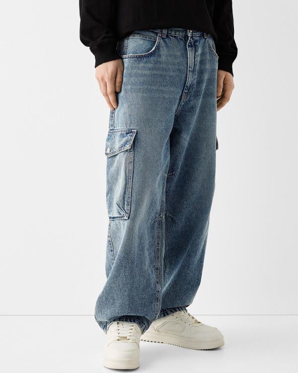 Bershka - Faded Dirty Skater fit Cargo Jeans - Jeans (Washed out blue) Faded Dirty Skater-fit Cargo Jeans