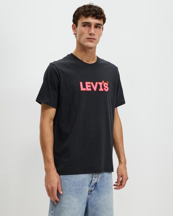 Levi's - Relaxed SS Graphic T Shirt - T-Shirts & Singlets (Holiday Logo Caviar) Relaxed SS Graphic T-Shirt
