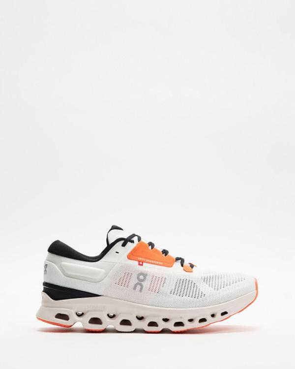 On Running - Cloudstratus 3   Men's - Performance Shoes (Undyed White & Sand) Cloudstratus 3 - Men's