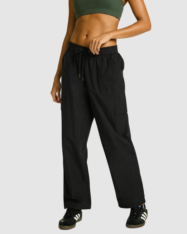 Rockwear - Unwind Woven Wide Leg Cargo Pants - Pants (BLACK) Unwind Woven Wide Leg Cargo Pants