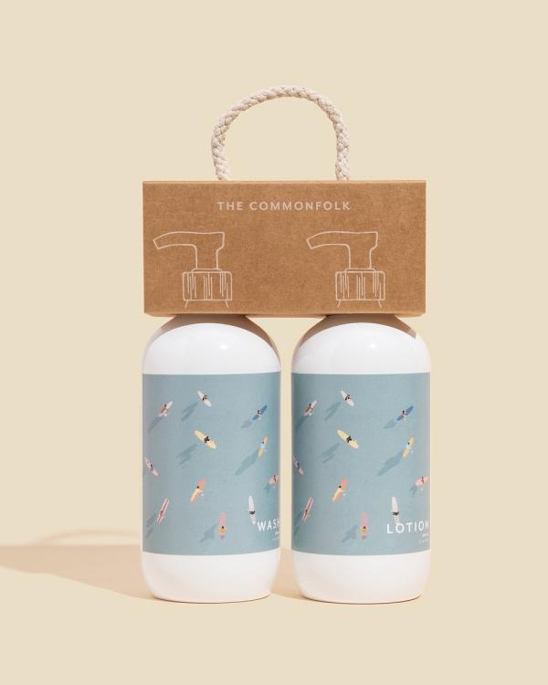 The Commonfolk Collective - Surfers from Above Hand + Body Caddy 500ml - Bath (White) Surfers from Above Hand + Body Caddy 500ml