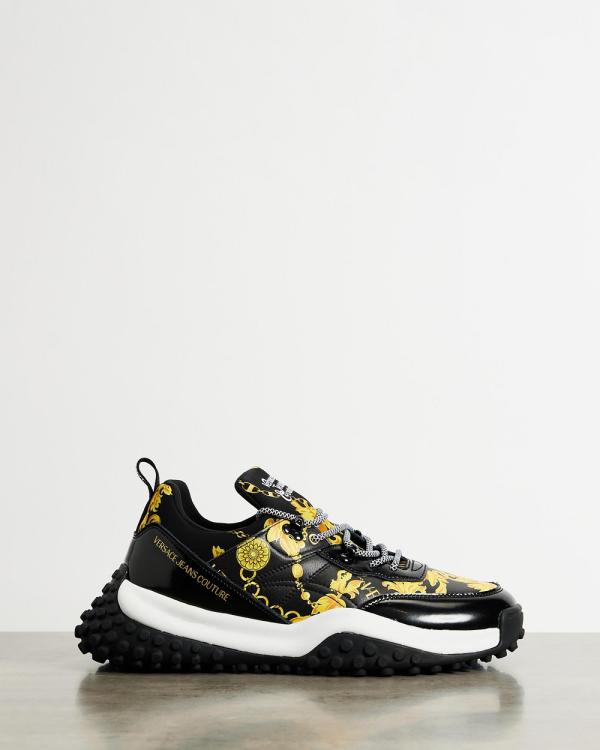 Versace Jeans Couture - Trail Trek Chain Couture Sneakers   Men's - Sneakers (Black & Gold) Trail Trek Chain Couture Sneakers - Men's