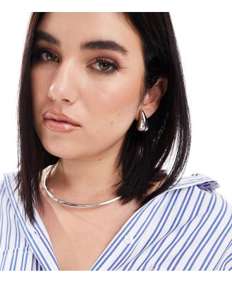 ASOS DESIGN Curve silver plated torque choker in minimal design