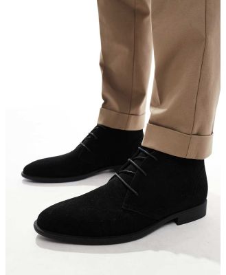 ASOS DESIGN lace up chukka boots in black