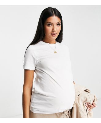 ASOS DESIGN Maternity ultimate t-shirt with crew neck in cotton in white - WHITE