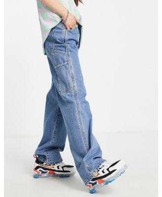 ASOS DESIGN mid rise oversized 'skater' jeans in lightwash-Blue