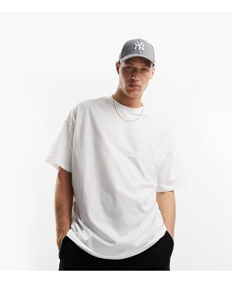 ASOS DESIGN oversized t-shirt with crew neck in white - WHITE