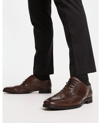 ASOS DESIGN oxford brogue shoes in tan leather-Brown