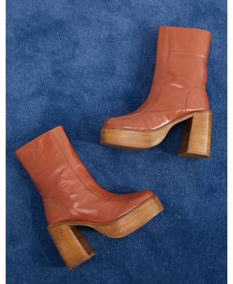ASOS DESIGN Romeo leather platform boots in tan-Brown