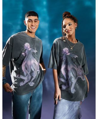 ASOS DESIGN - The little Mermaid Unisex Ursula licence graphic with hotfix in washed black