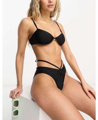 4th & Reckless Aila underwire bikini top in black