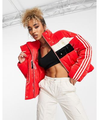 adidas Originals 'ski chic' puffer jacket in red