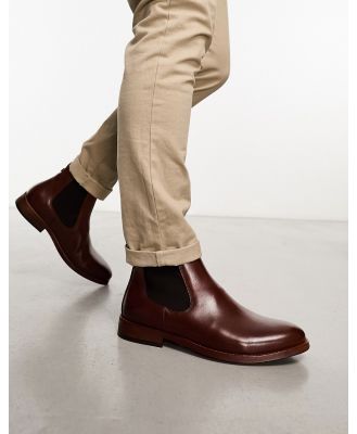 Barbour Bedlington chelsea boots in mahogany-Red