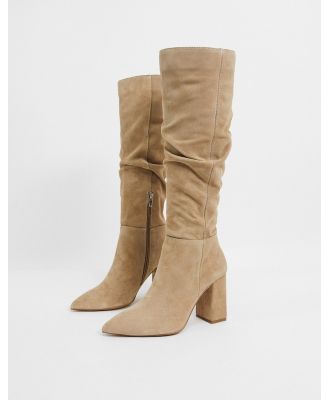 Bershka knee-high suede boots in taupe-Neutral